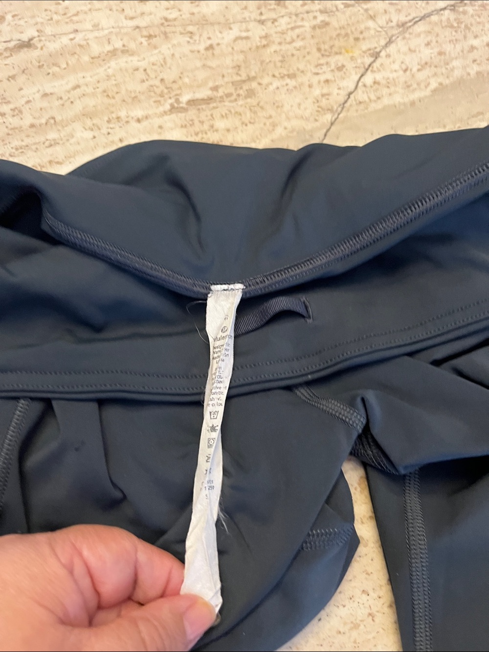 lululemon athletica High-Rise Athletic Leggings with side pockets - Picture 5 of 5
